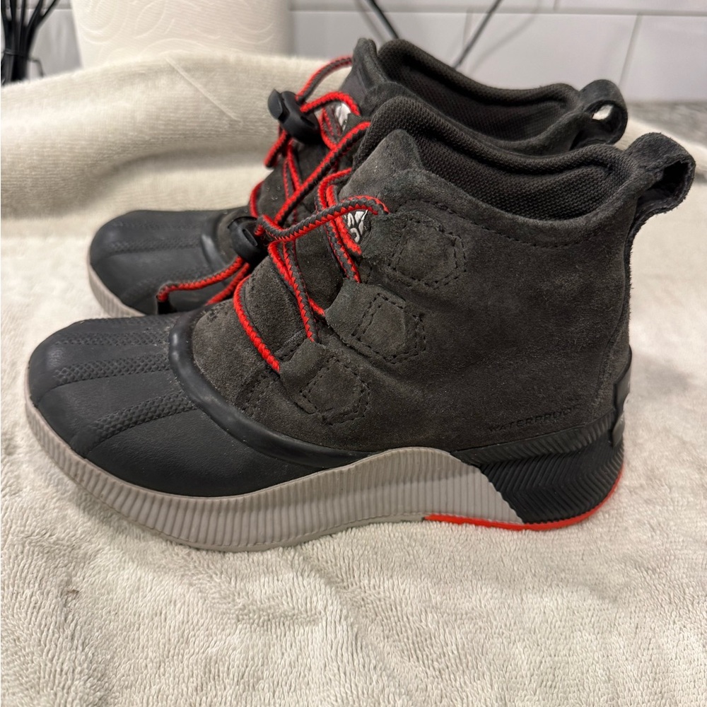 Kids Sorel Black boots - size 1